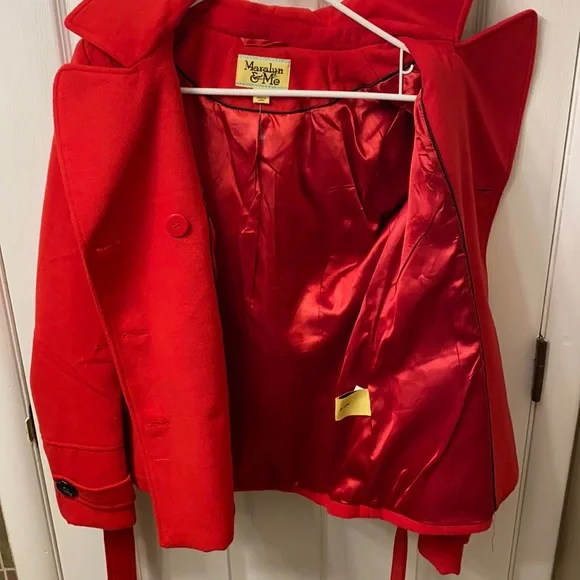 Junior’s Maralyn and Me brand Red Coat - Picture 15 of 16